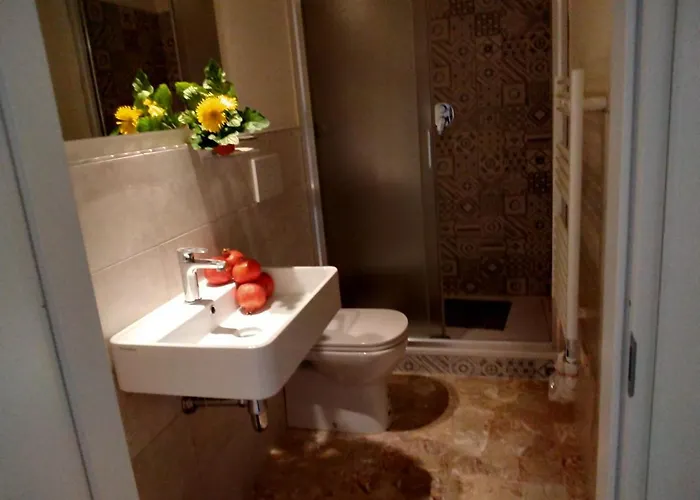 לינה וארוחת בוקר La Casa 'angolo 3*